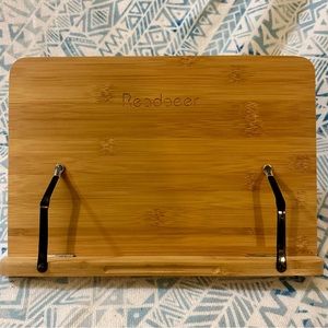 Readaeer Bamboo Book Stand Holder with Adjustable Page Holders